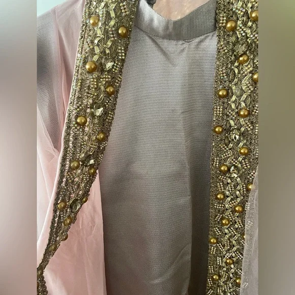 Elegant sheer Pink/Gold Embellished Women's abaya/ kaftan/kimono with slip dress - Picture 5 of 8